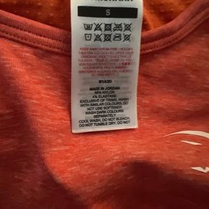 Gym shark crop work out top orange nwot